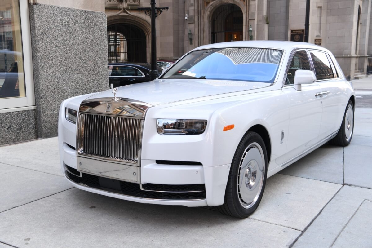 Rolls Royce Phantom Limo Chicago for VIP Travel